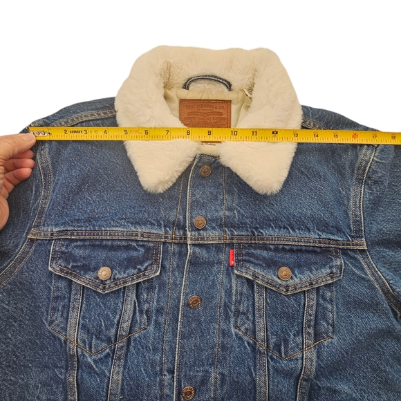LEVI’S Women's Ex-Boyfriend Faux Fur Trim Denim Trucker Jacket Size S - Picture 5 of 14